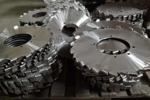 碳化鎢噴涂粉末涂層本身抗壓強(qiáng)度！！